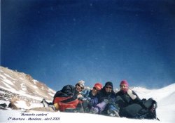 Momento cumbre - Cº Montura - Mendoza - Abril 2001